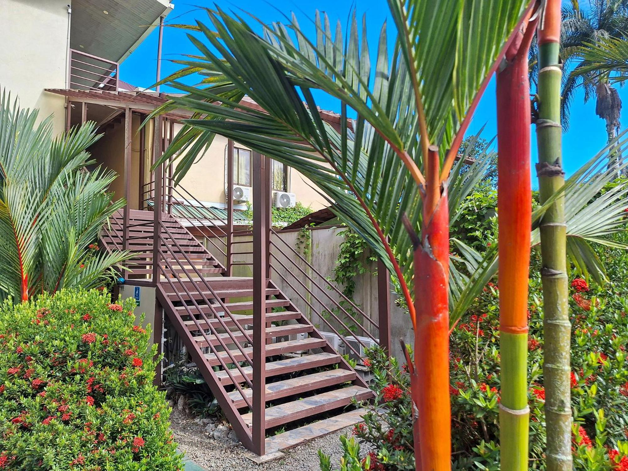 Infiniti Hotel Puerto Viejo de Talamanca Exterior photo